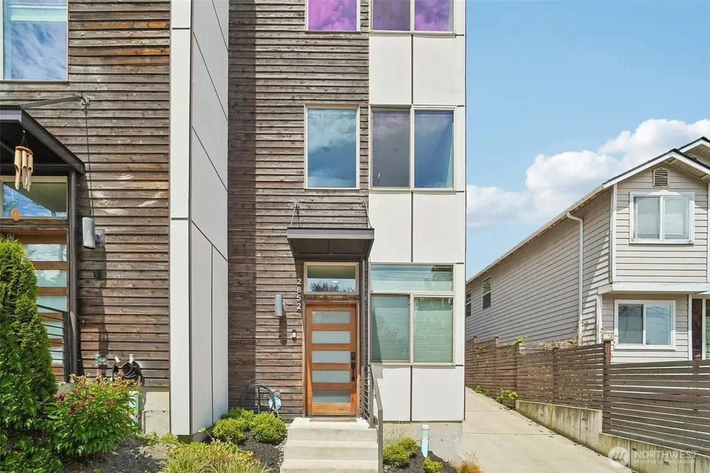 2852 SW Nevada Street Seattle WA 98126