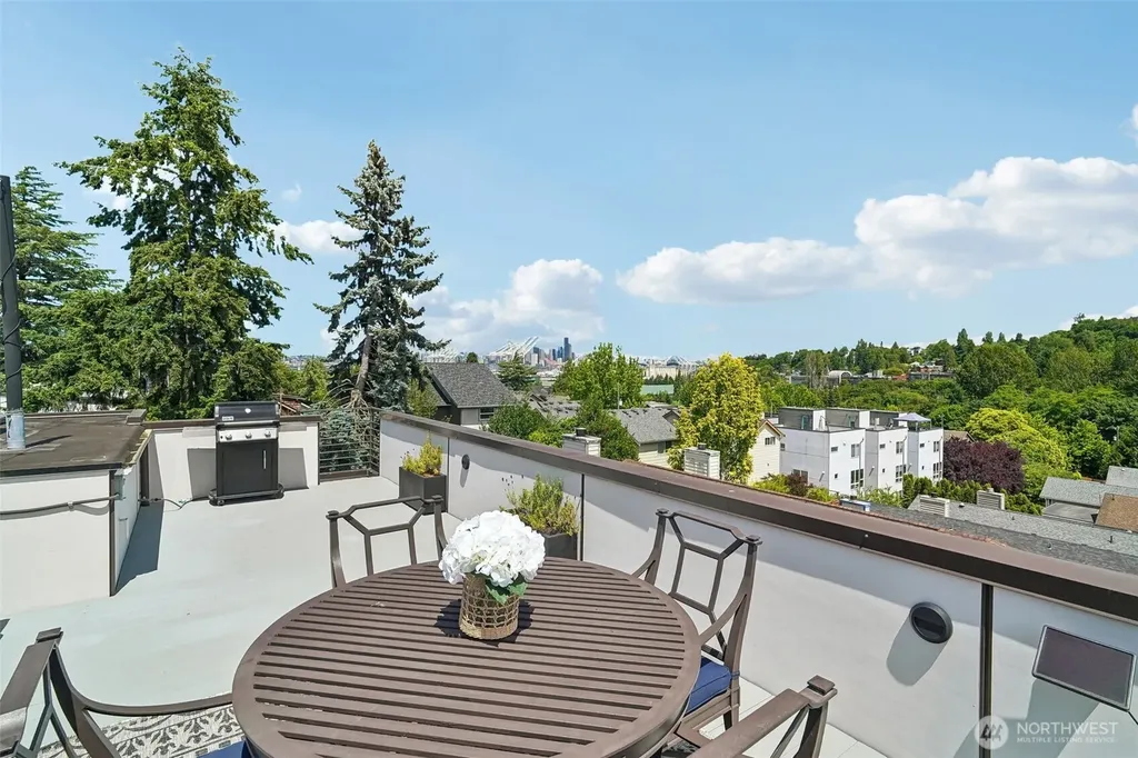 2852 SW Nevada Street Seattle WA 98126