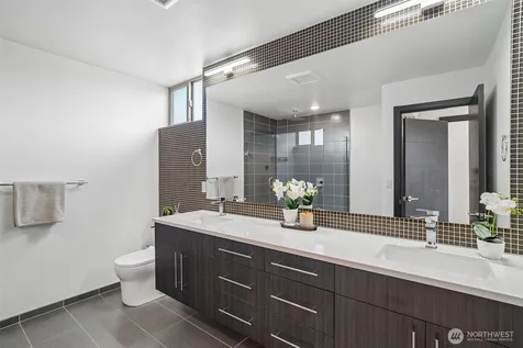 2852 SW Nevada Street Seattle WA 98126