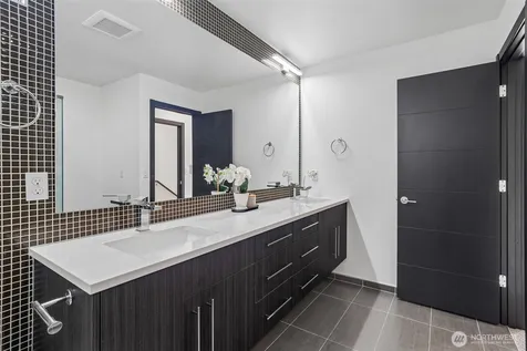 2852 SW Nevada Street Seattle WA 98126