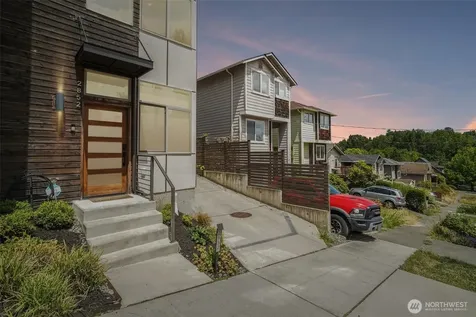 2852 SW Nevada Street Seattle WA 98126