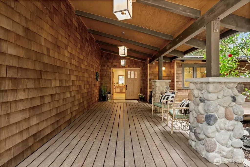11725 122nd Avenue NW Gig Harbor WA 98329
