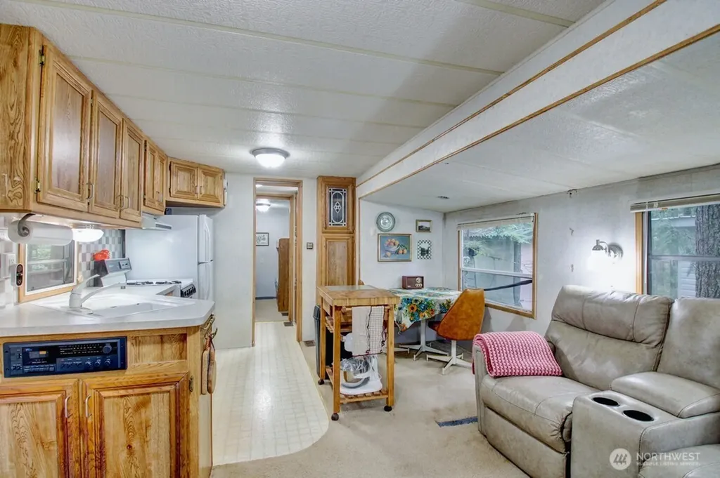 22 Wilderness Way Deming WA 98244