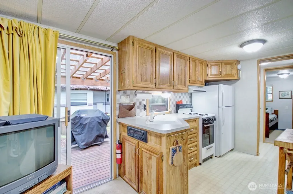 22 Wilderness Way Deming WA 98244