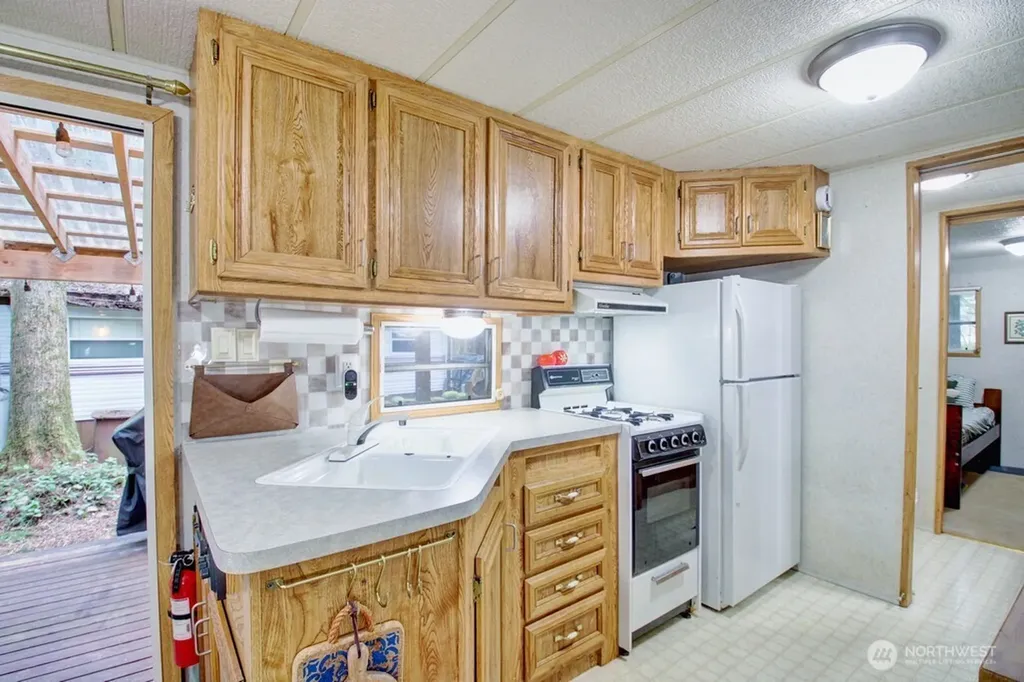 22 Wilderness Way Deming WA 98244
