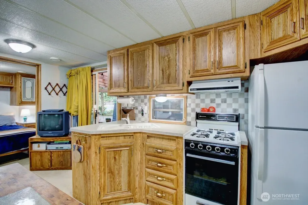 22 Wilderness Way Deming WA 98244
