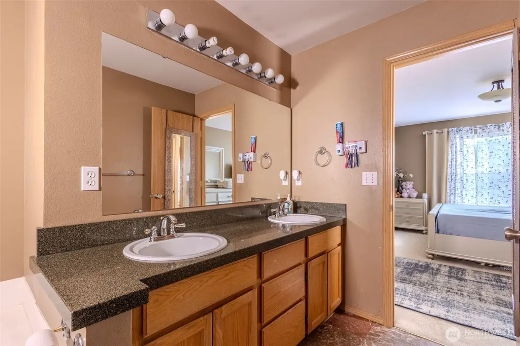 1305 Browns Point Boulevard Tacoma WA 98422