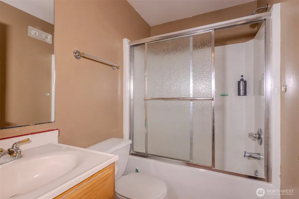 1305 Browns Point Boulevard Tacoma WA 98422