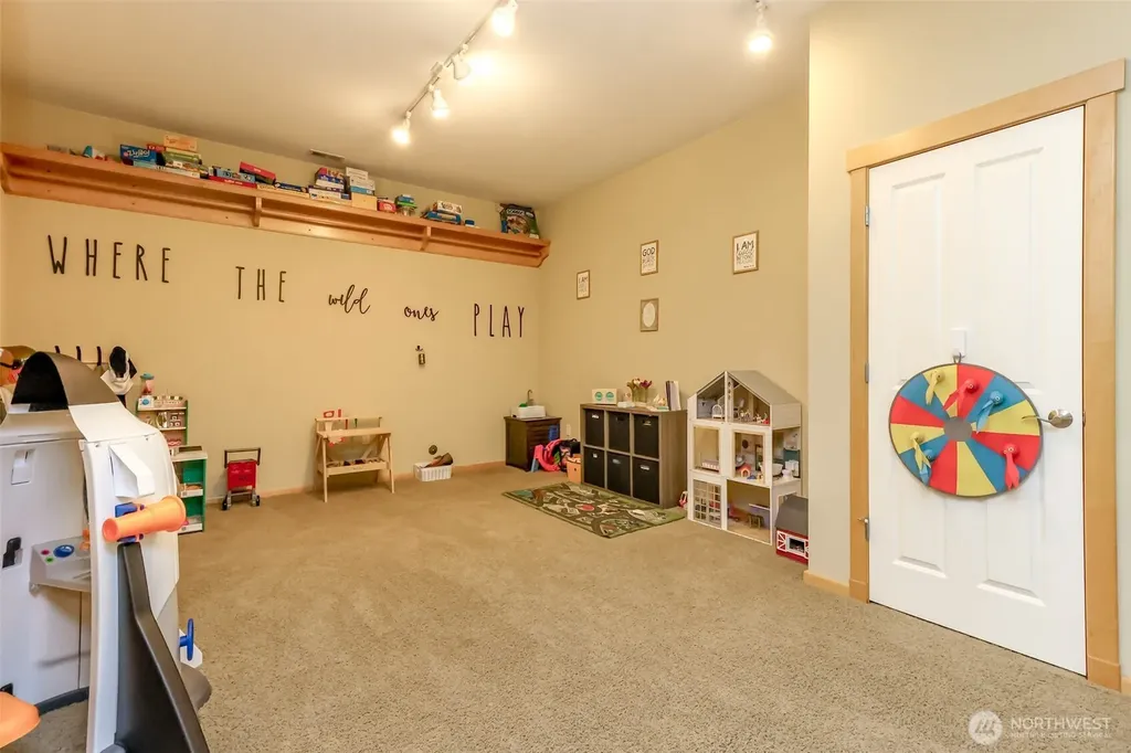 7607 46th Street NW Gig Harbor WA 98335