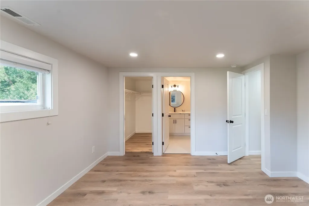607 244th Street SW Bothell WA 98021