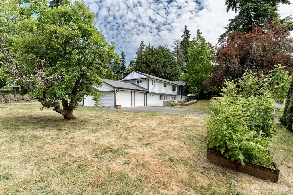 607 244th Street SW Bothell WA 98021