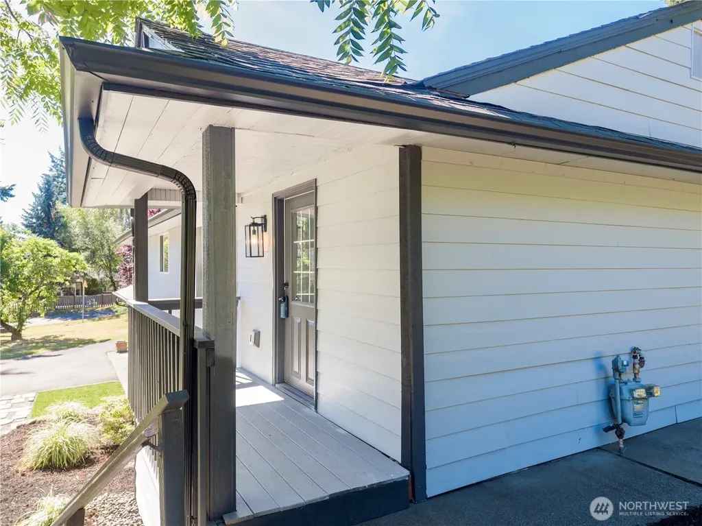 607 244th Street SW Bothell WA 98021
