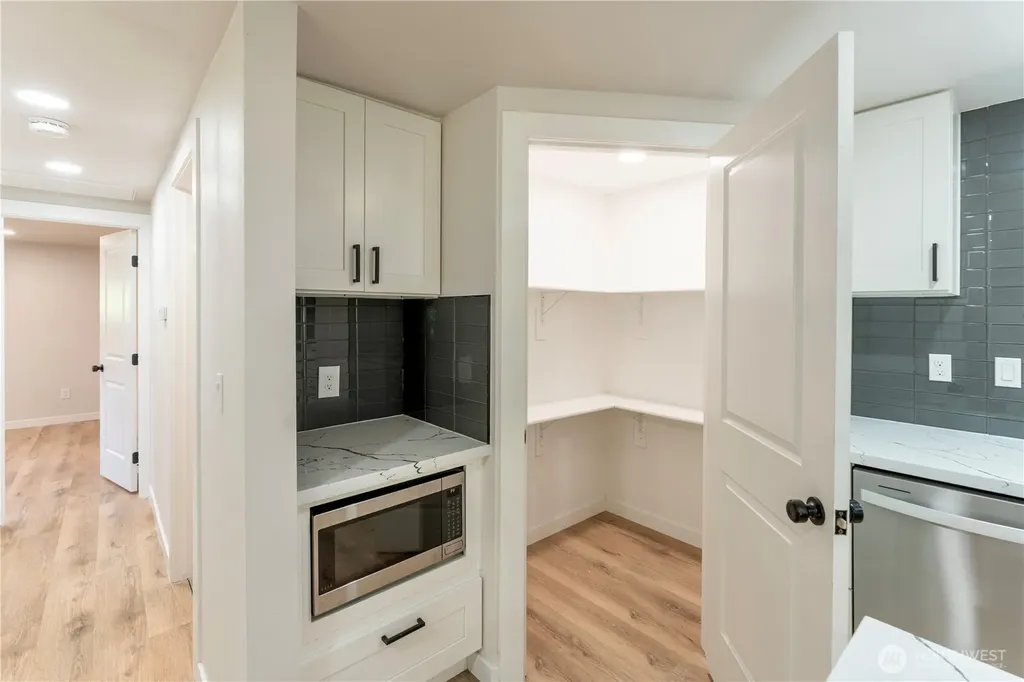 607 244th Street SW Bothell WA 98021