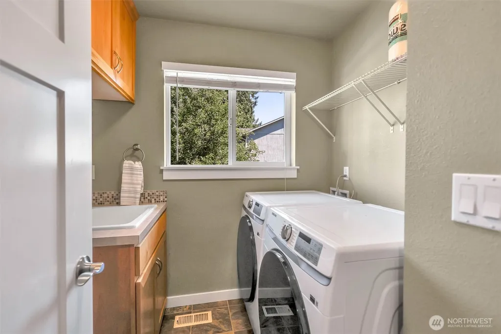 10803 62nd Avenue E Puyallup WA 98373