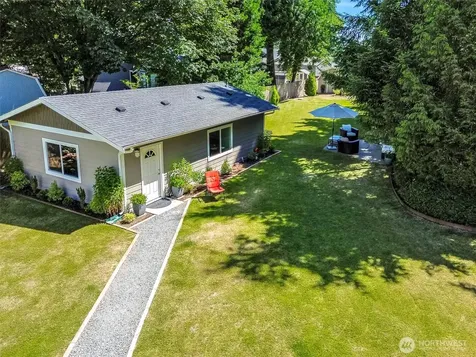10803 62nd Avenue E Puyallup WA 98373