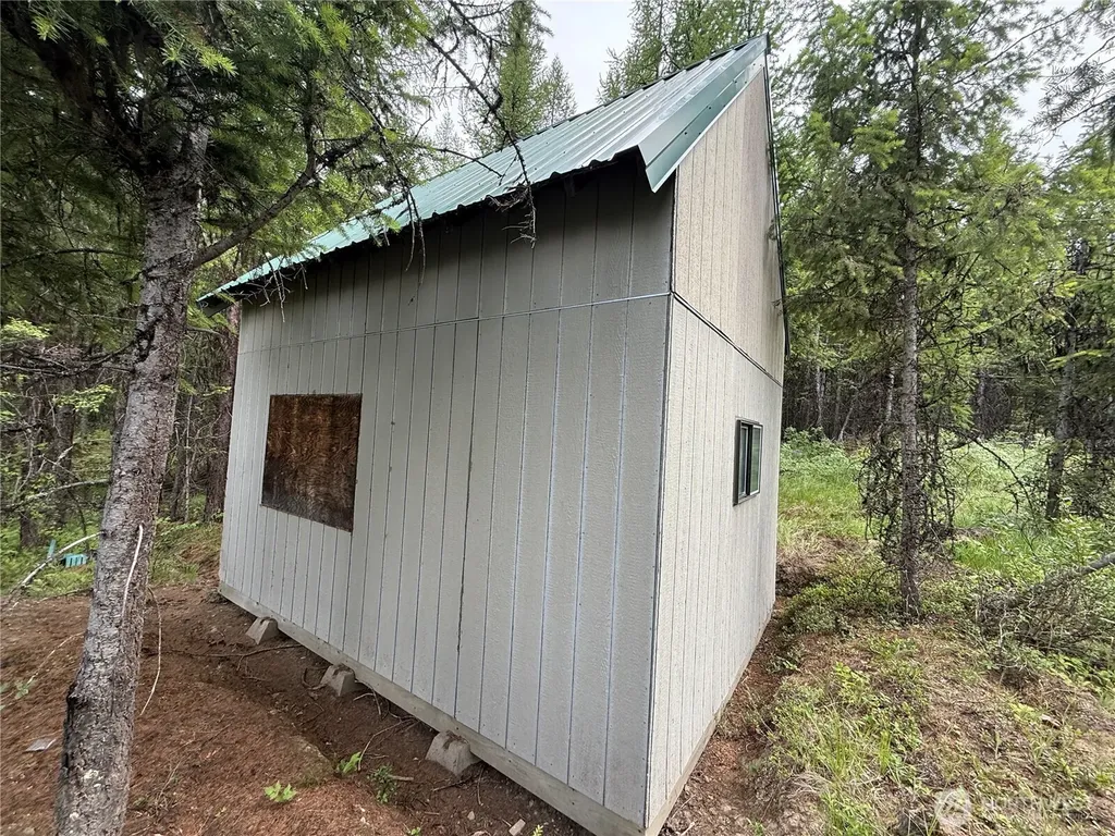 0 Mule Deer Road Republic WA 99166