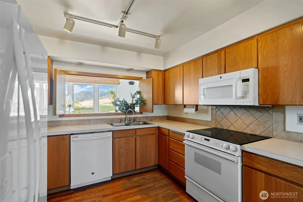 723 Burbank Creek Road Yakima WA 98901