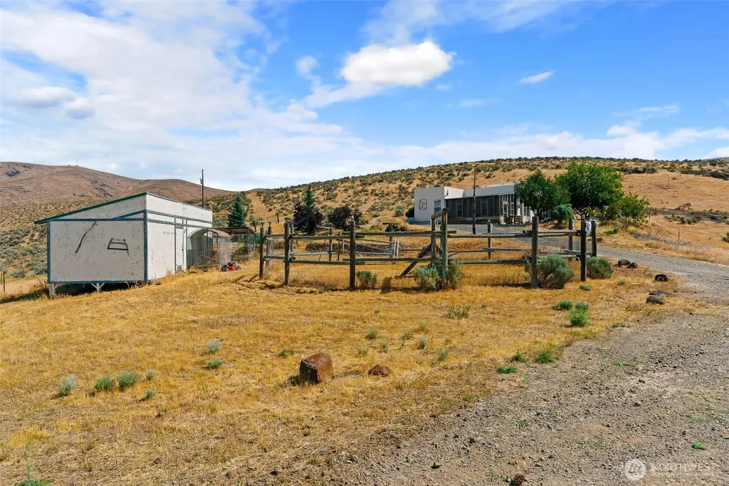 723 Burbank Creek Road Yakima WA 98901