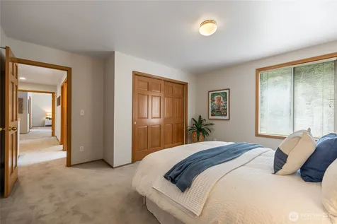 28014 180th Avenue SE Kent WA 98042