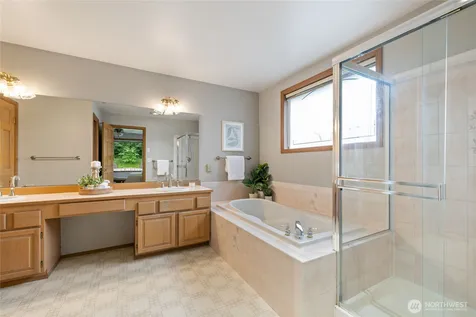 28014 180th Avenue SE Kent WA 98042