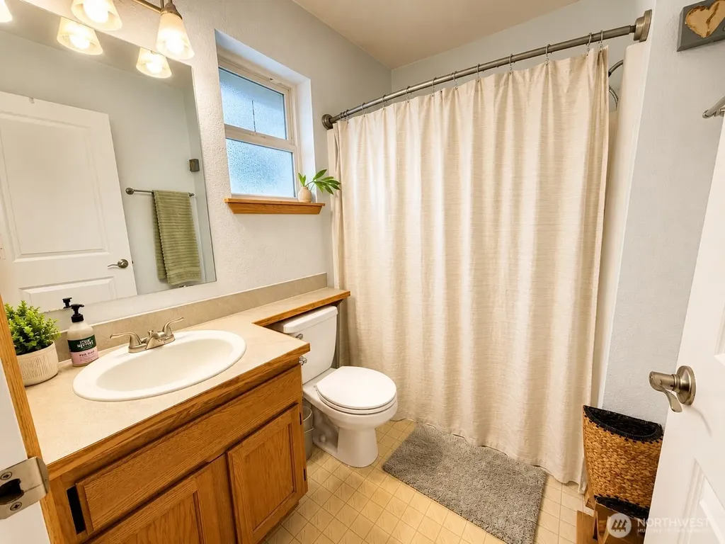 6031 Gresham Lane SE Lacey WA 98513
