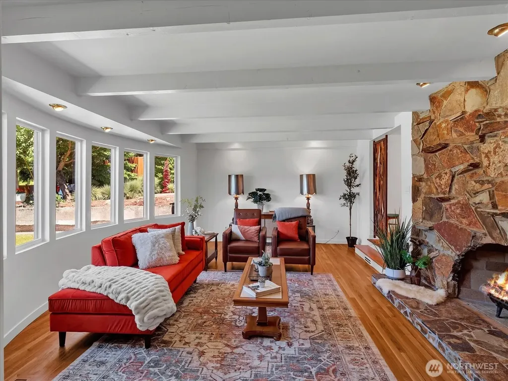 9616 242nd Place SW Edmonds WA 98020