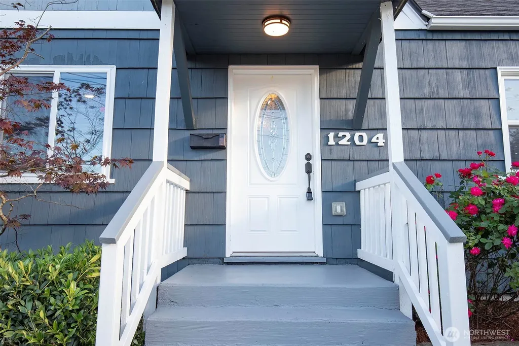 1204 4th Avenue SE Puyallup WA 98372