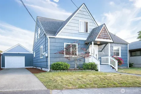 1204 4th Avenue SE Puyallup WA 98372