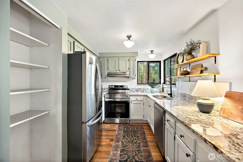 651 Malibu Drive SE Lacey WA 98503