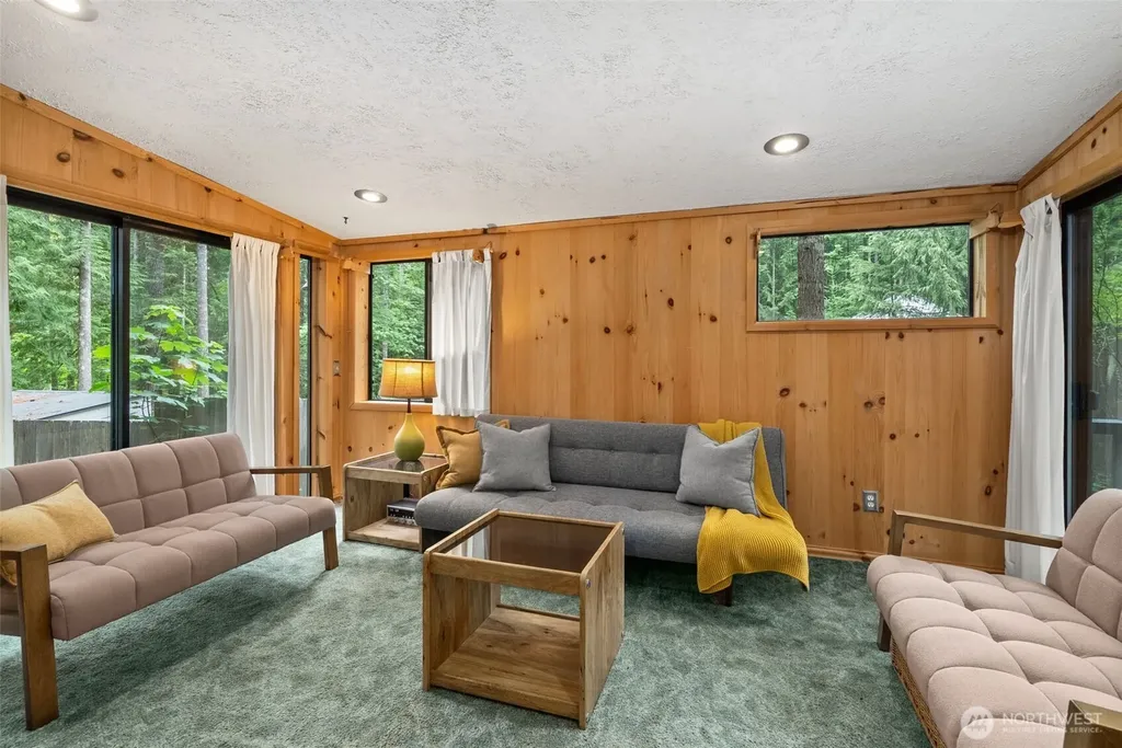 41 N Dow Place Hoodsport WA 98548