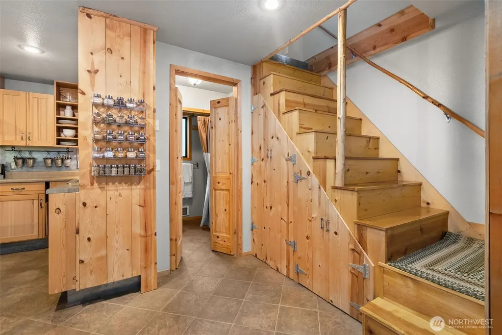 41 N Dow Place Hoodsport WA 98548