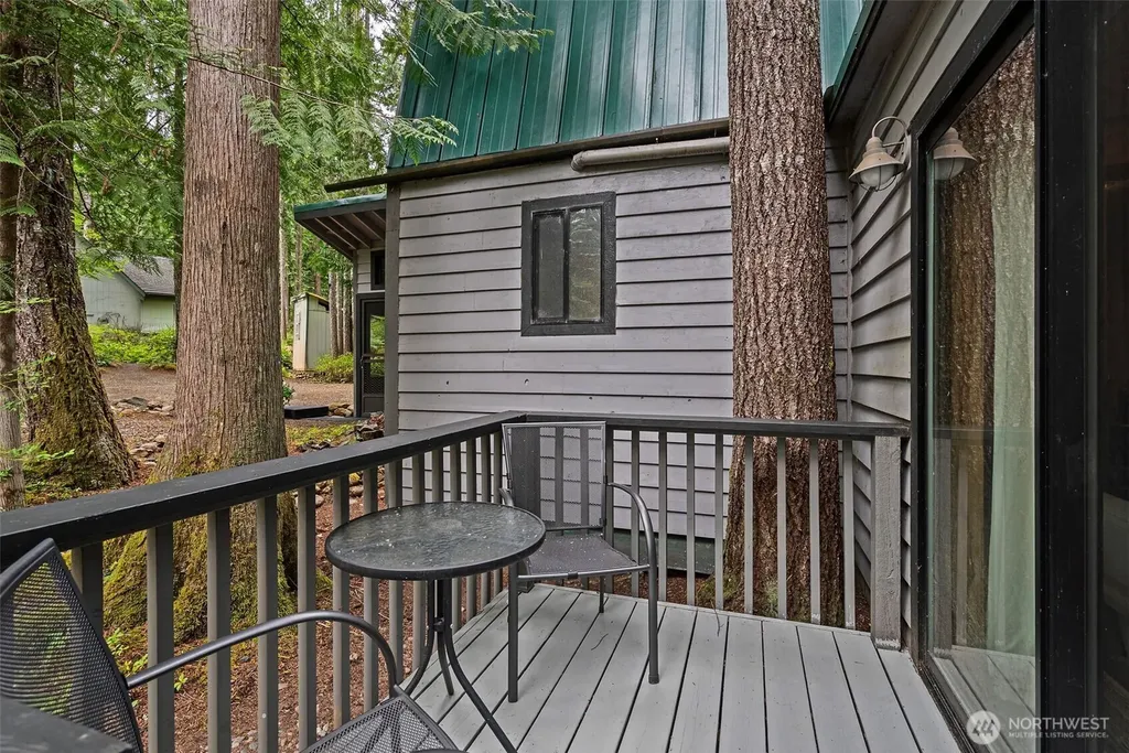 41 N Dow Place Hoodsport WA 98548