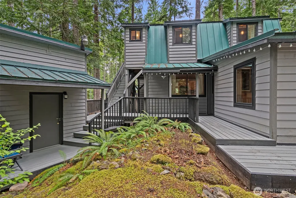 41 N Dow Place Hoodsport WA 98548