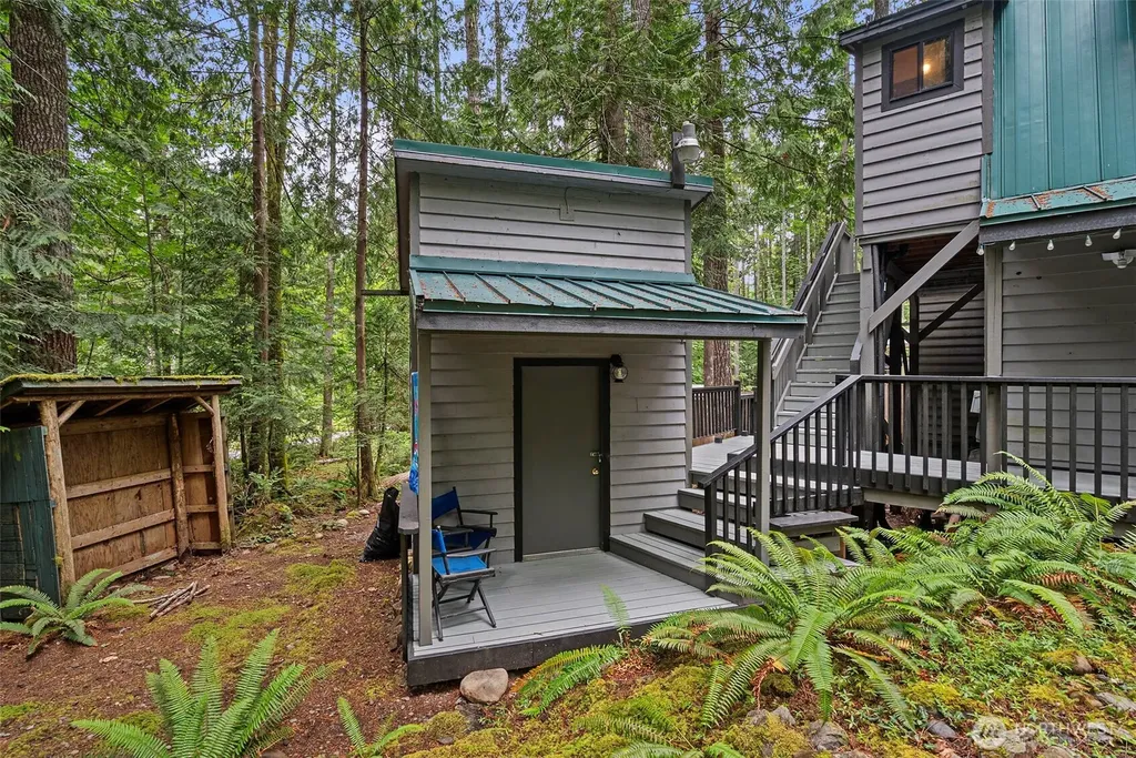 41 N Dow Place Hoodsport WA 98548