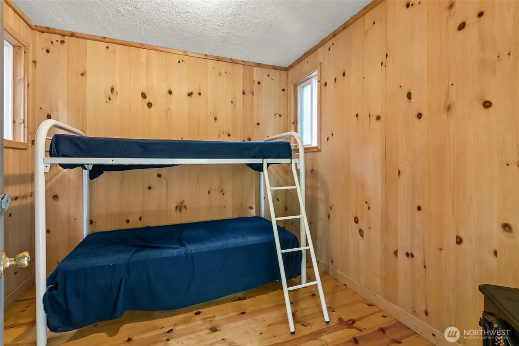 41 N Dow Place Hoodsport WA 98548