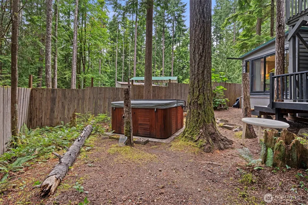 41 N Dow Place Hoodsport WA 98548