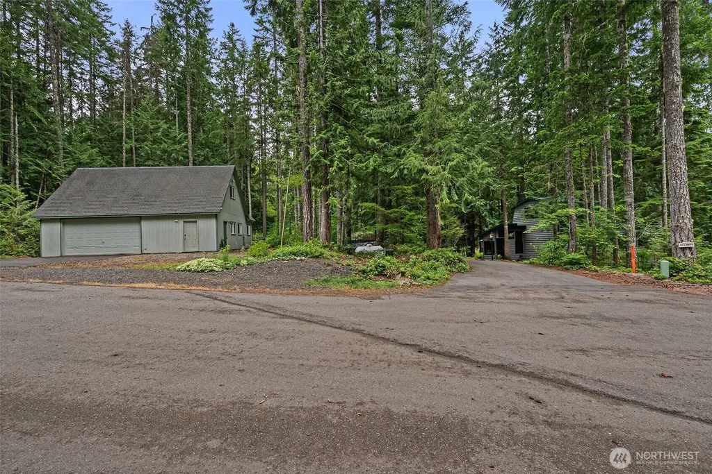 41 N Dow Place Hoodsport WA 98548