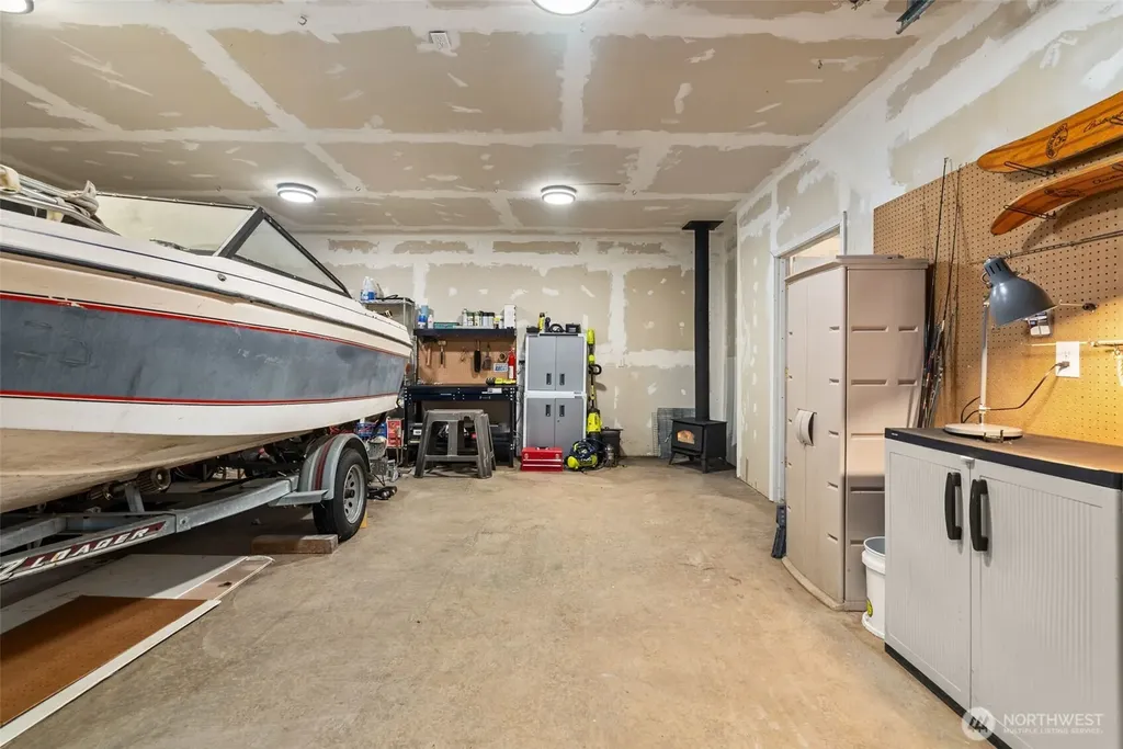 41 N Dow Place Hoodsport WA 98548