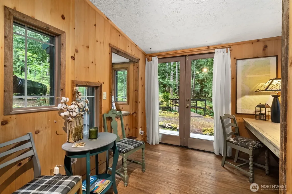 41 N Dow Place Hoodsport WA 98548