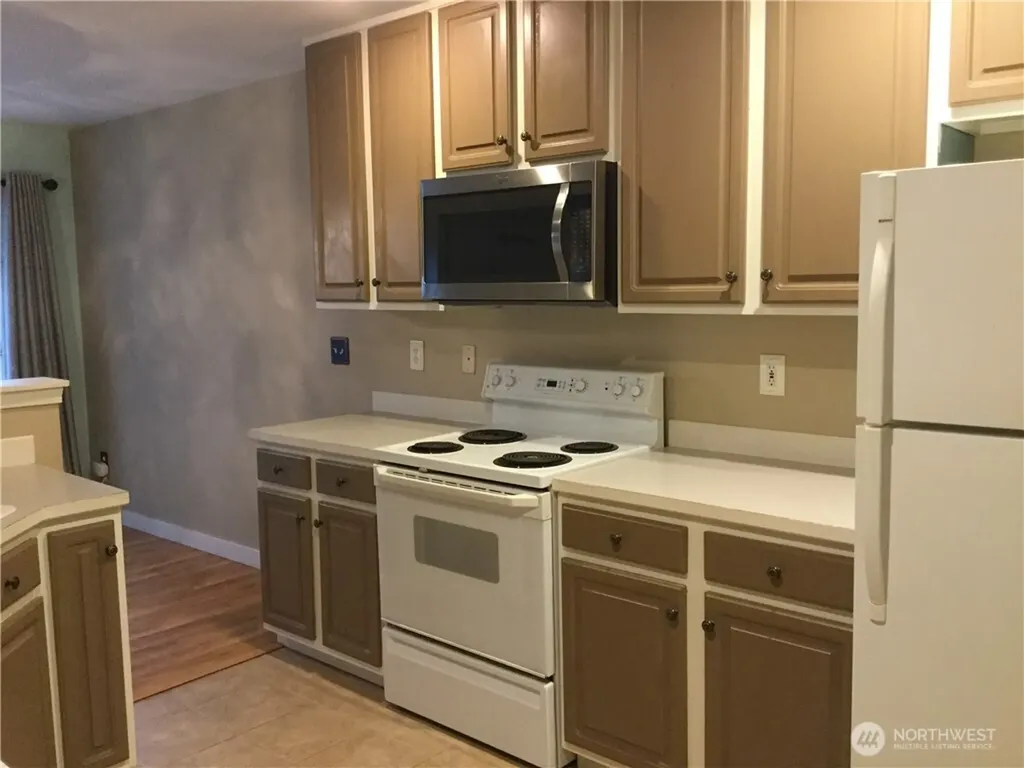 10030 Holly Drive Everett WA 98204