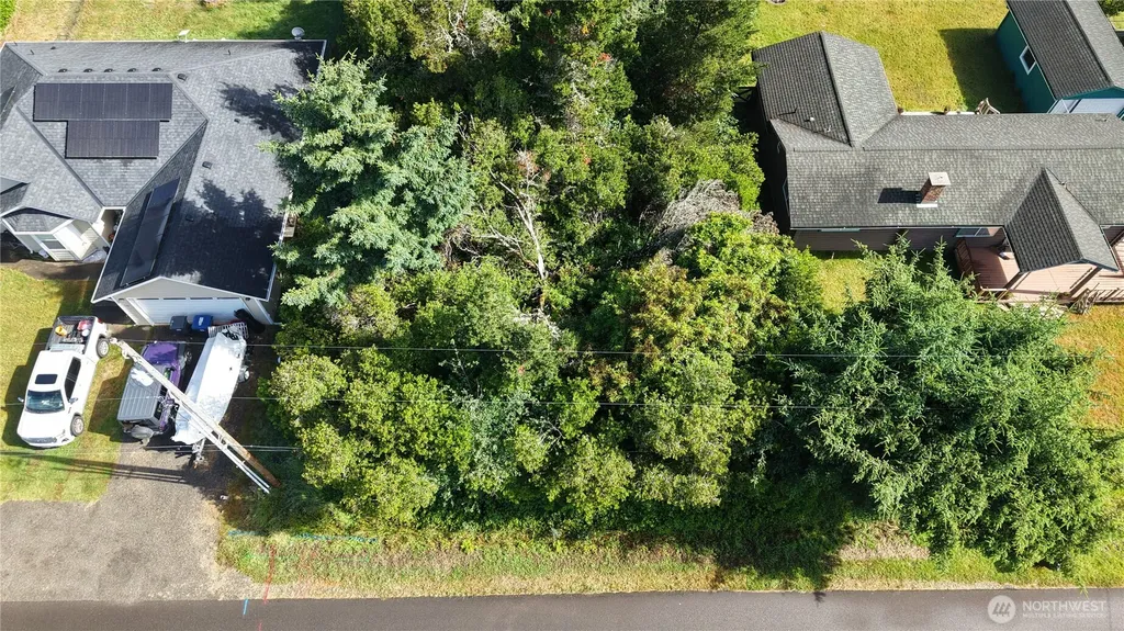 582 Ensign Avenue NW Ocean Shores WA 98569