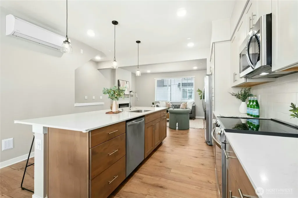 13730 Manor Way Lynnwood WA 98087
