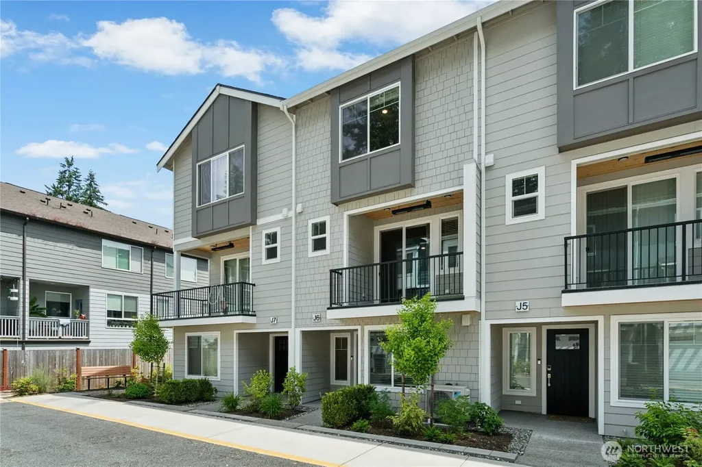 13730 Manor Way Lynnwood WA 98087