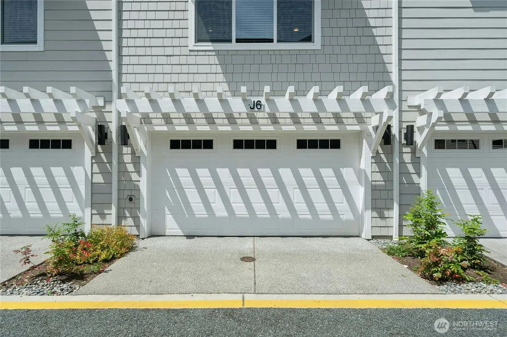 13730 Manor Way Lynnwood WA 98087