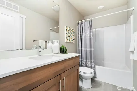 13730 Manor Way Lynnwood WA 98087