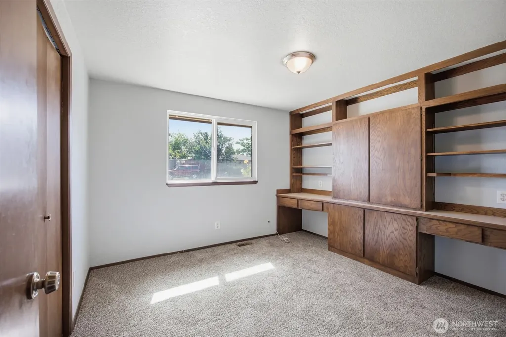 155 NE D Street Ephrata WA 98823