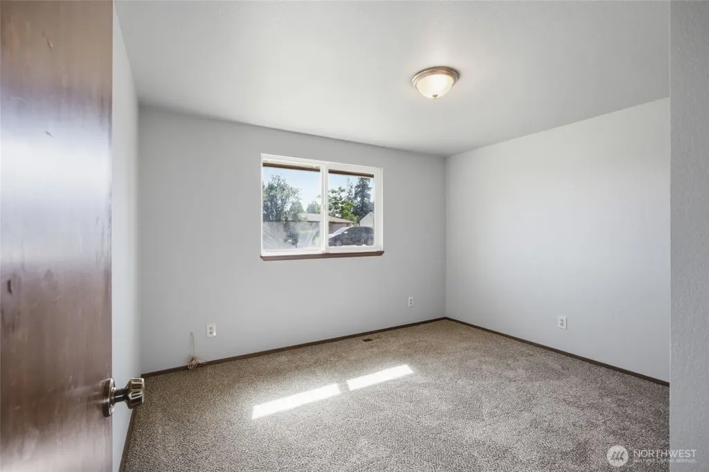 155 NE D Street Ephrata WA 98823