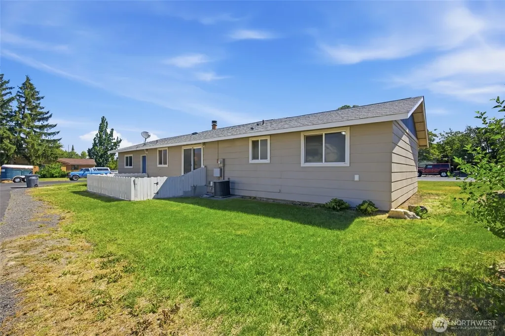 155 NE D Street Ephrata WA 98823