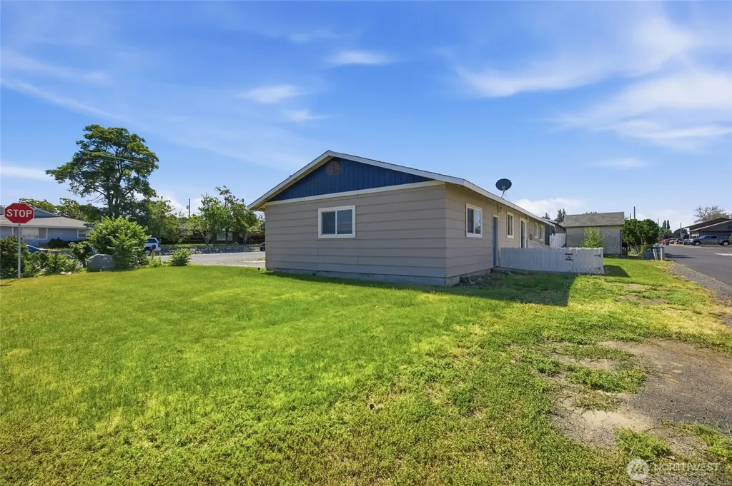 155 NE D Street Ephrata WA 98823