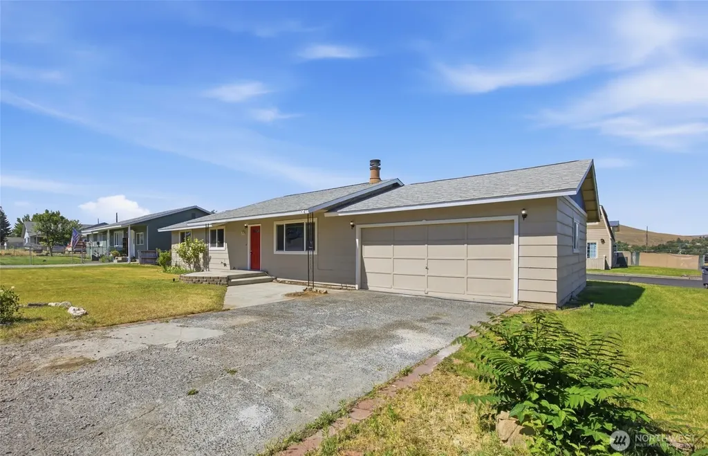 155 NE D Street Ephrata WA 98823